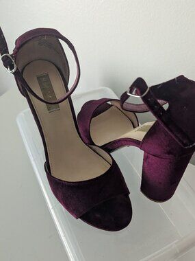 Betsey Johnson Carly Burgundy Velvet Block Heel Sandals Ankle Strap 9.5M